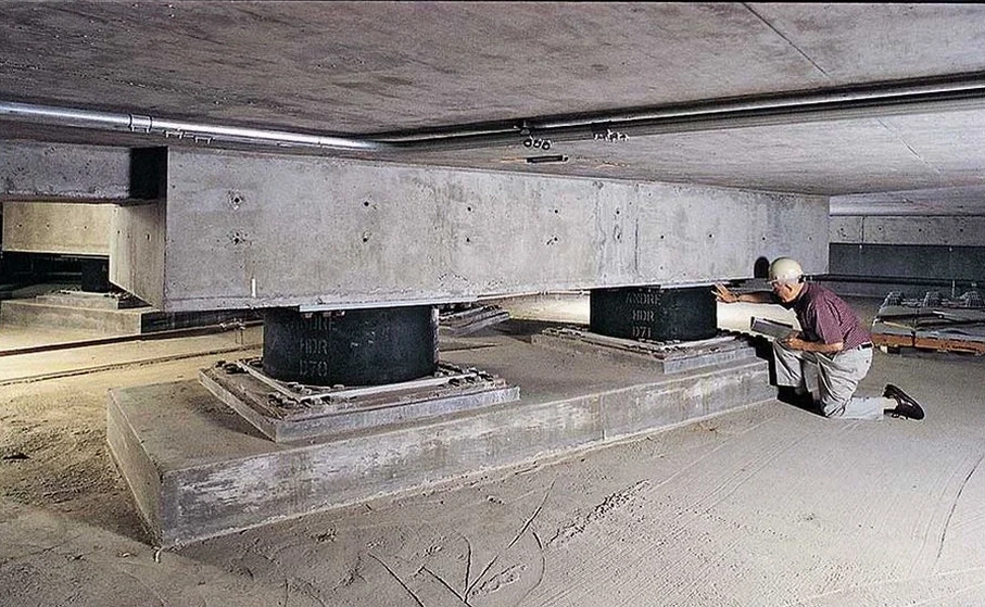 Diseño de Aislación Sísmica de Base en Arica: Soluciones para Zona de Alta Sismicidad